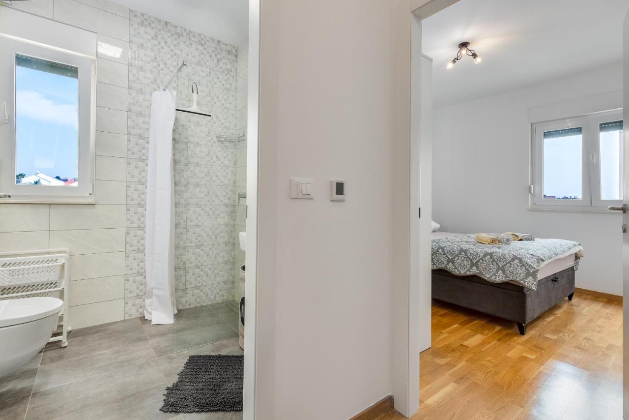 Apartment Roni + Besplatan Parking ซาดาร์ ภายนอก รูปภาพ